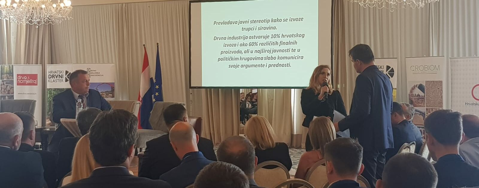 Visnja Koscak bei Ihrer Präsentation bei der Holztechnologie-Konferenz in Opatija