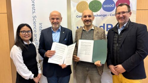 WoodPop Vertragsunterzeichnung